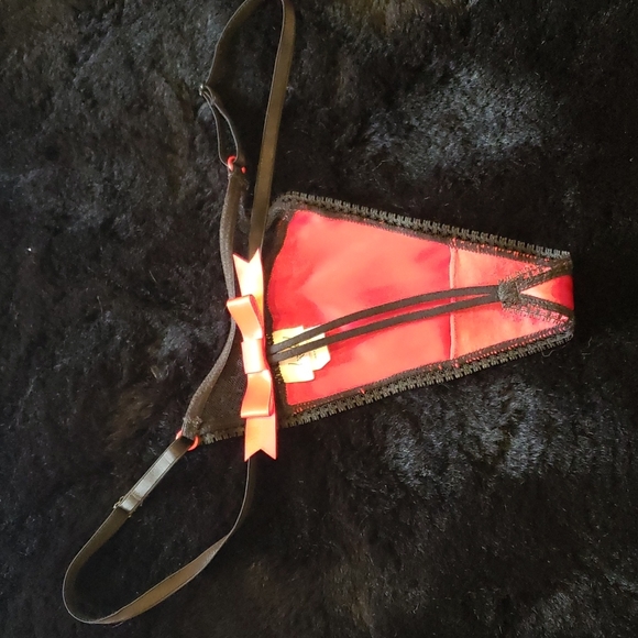 Jezebel Bra & Thong - Picture 6 of 7